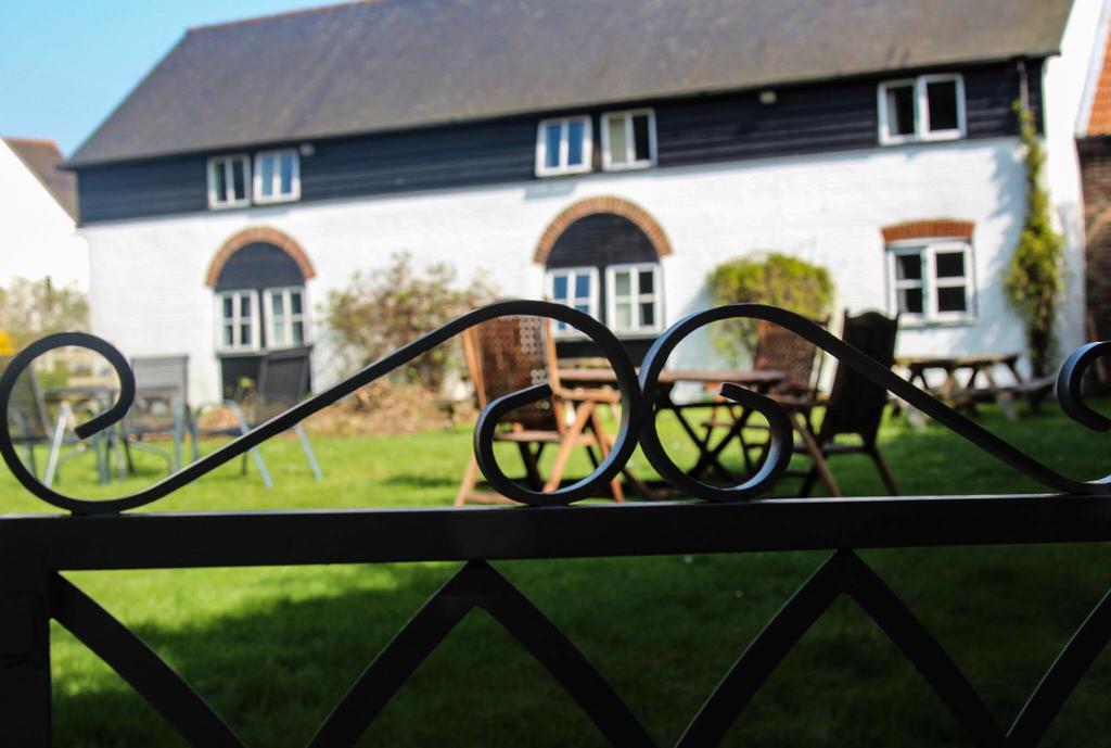 The Waggon And Horses Hotel Great Yeldham Exterior foto